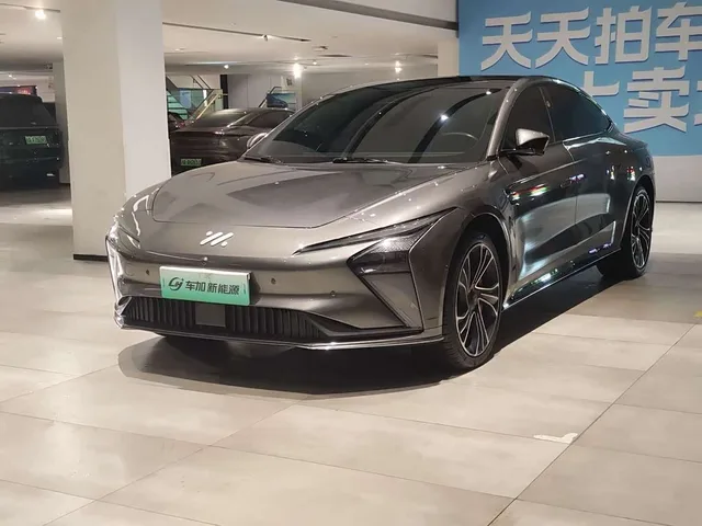 IM Motors L7, 2022 — фото автомобиля из Китая