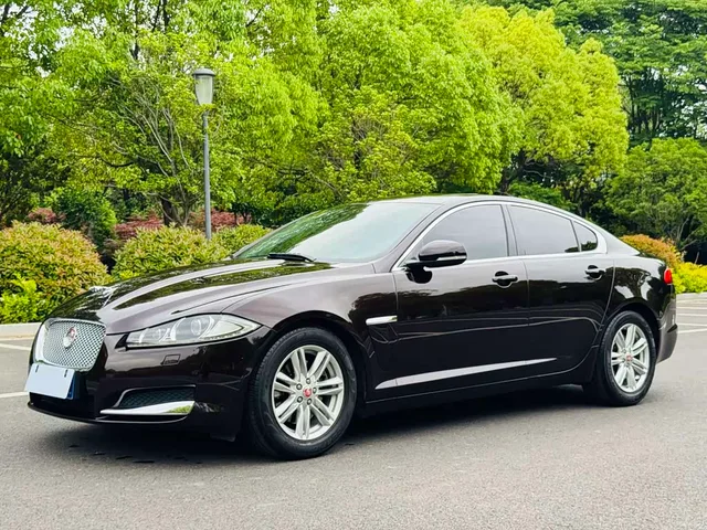 Jaguar XF, 2013 — фото автомобиля из Китая