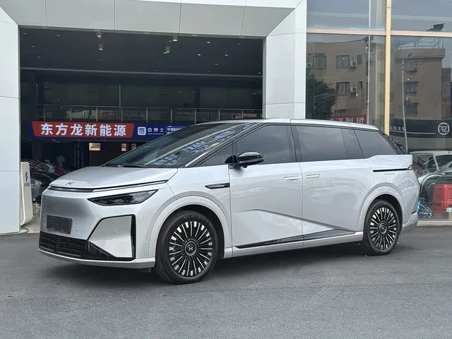 Xpeng X9, 2025 — фото автомобиля из Китая