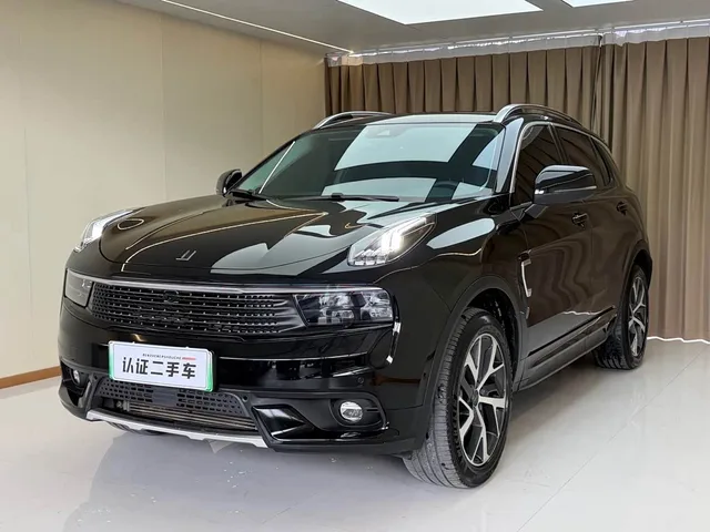 Lynk & Co 01 EM-P, 2018 — фото автомобиля из Китая