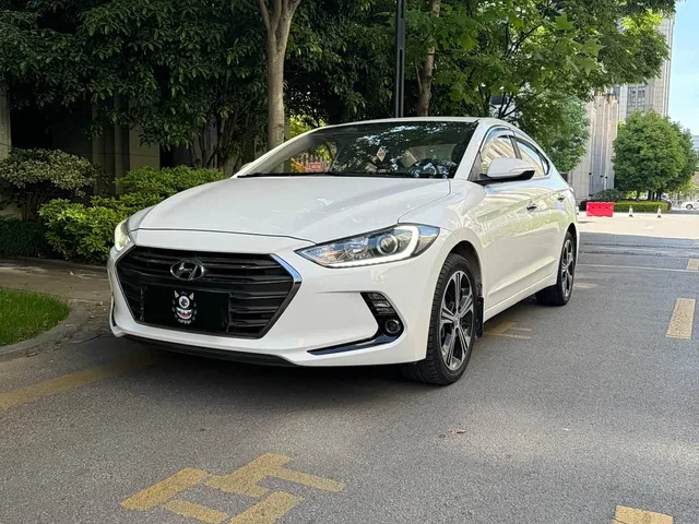 Hyundai Elantra Lingdong, 2018 — фото автомобиля из Китая