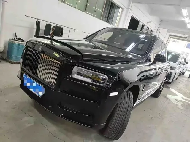 Rolls-Royce Cullinan, 2020 — фото автомобиля из Китая