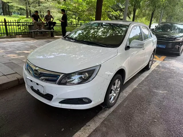 BYD e5, 2017 — фото автомобиля из Китая