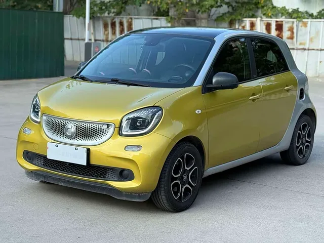 Smart forfour, 2017 — фото автомобиля из Китая