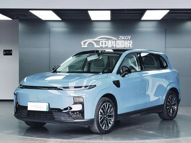 Leapmotor B10, 2025 — фото автомобиля из Китая