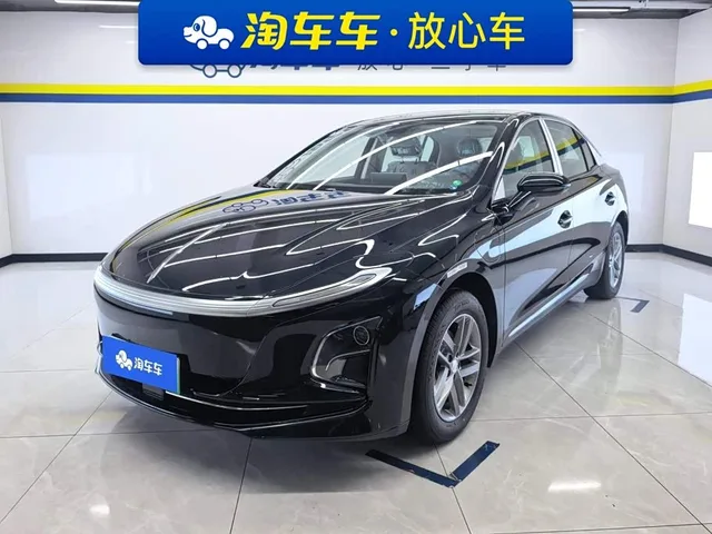 Hongqi E-QM5, 2026 — фото автомобиля из Китая