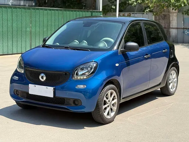 Smart forfour, 2016 — фото автомобиля из Китая