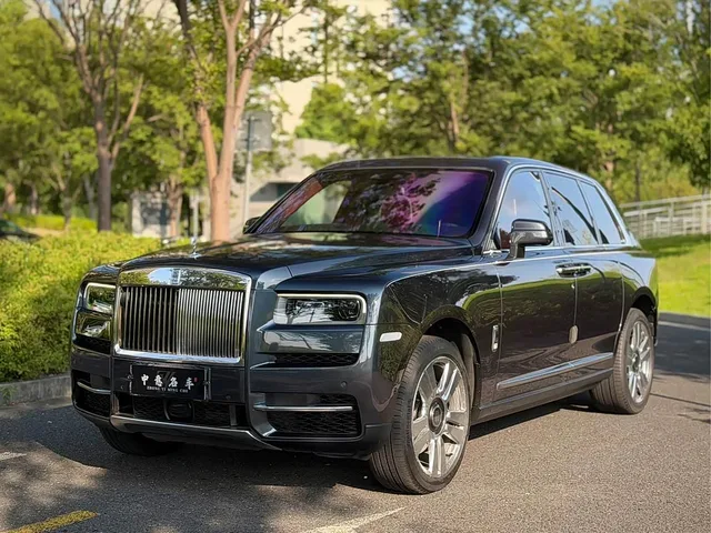 Rolls-Royce Cullinan, 2019 — фото автомобиля из Китая