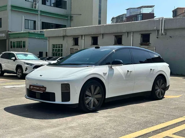 Li Auto i6, 2026 — фото автомобиля из Китая