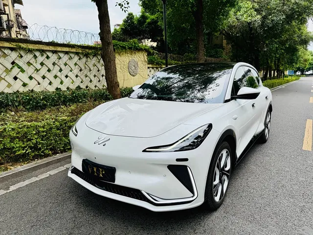 IM Motors LS7, 2023 — фото автомобиля из Китая