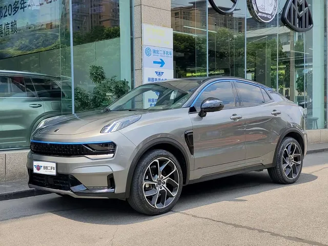 Lynk & Co 05, 2021 — фото автомобиля из Китая