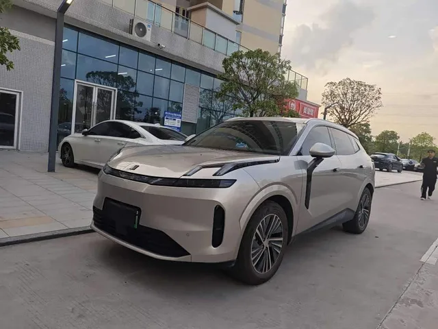 Lynk & Co 08 EM-P, 2025 — фото автомобиля из Китая