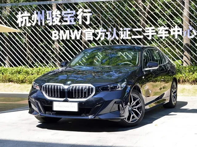BMW i5, 2025 — фото автомобиля из Китая