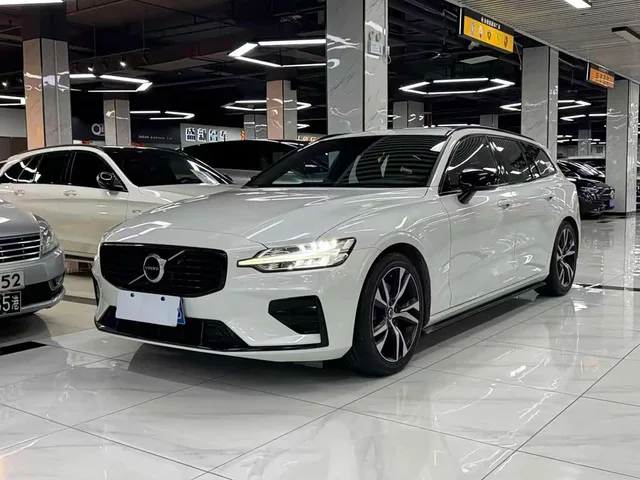 Volvo V60, 2021 — фото автомобиля из Китая