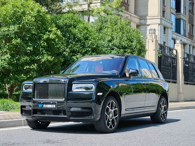 Rolls-Royce Cullinan, 2023 — фото автомобиля из Китая