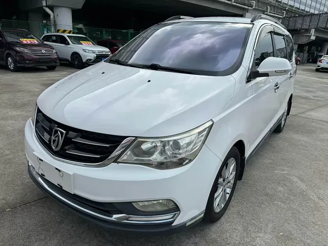 Wuling 730, 2016 — фото автомобиля из Китая