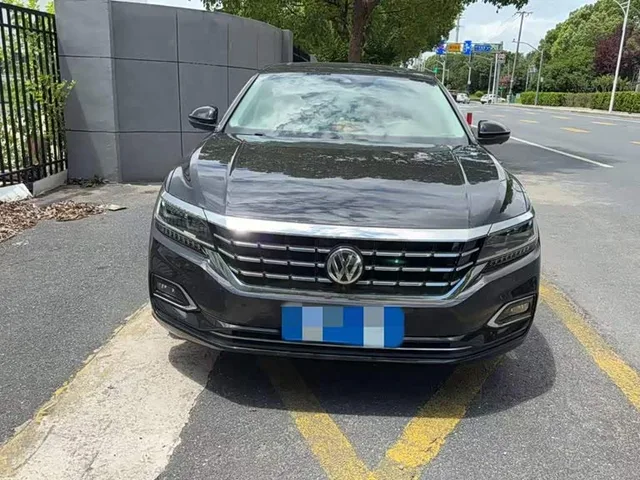 Volkswagen Passat, 2019 — фото автомобиля из Китая
