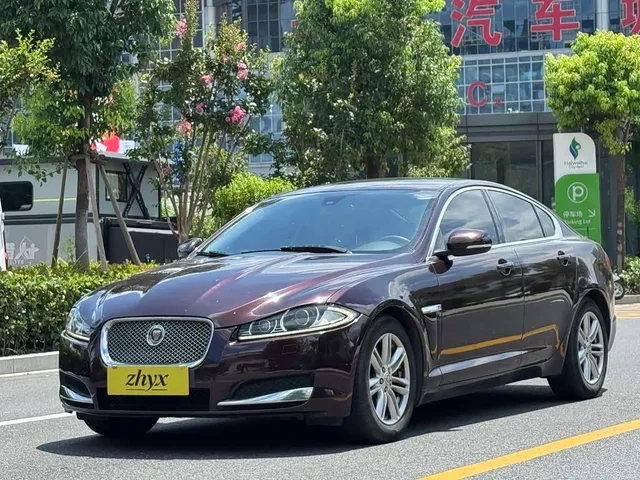 Jaguar XF, 2015 — фото автомобиля из Китая