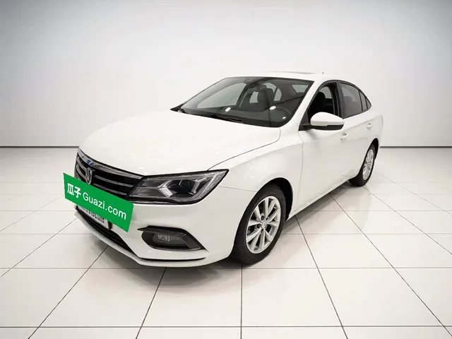 Roewe i5, 2019 — фото автомобиля из Китая