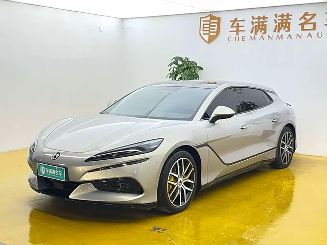 Denza Z9GT, 2025 — фото автомобиля из Китая