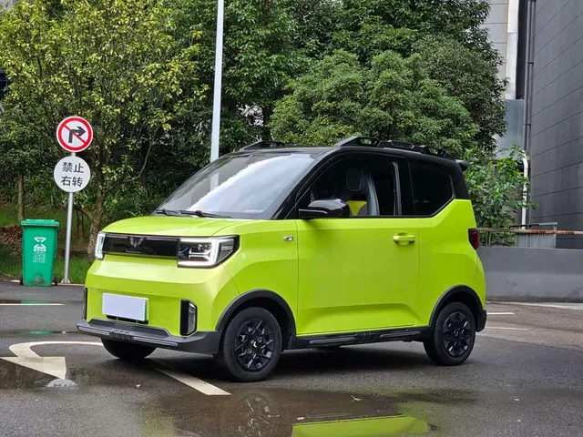 Wuling Hongguang MINI EV, 2023 — фото автомобиля из Китая
