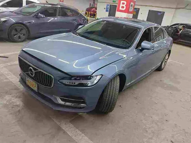 Volvo S90, 2019 — фото автомобиля из Китая