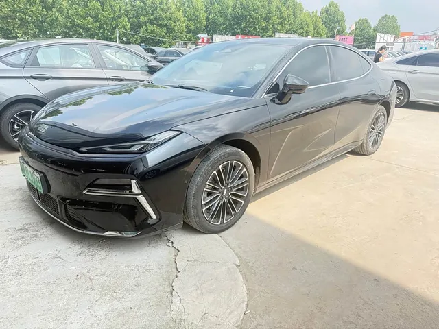 Geely Galaxy Xingyao 8, 2025 — фото автомобиля из Китая