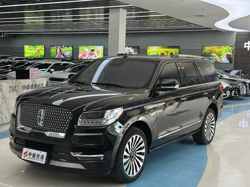 Lincoln Navigator, 2021 — фото 1 из 1