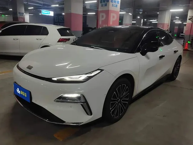 Geely Galaxy Xingyao 8, 2025 — фото автомобиля из Китая
