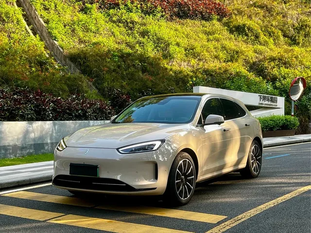 Aito M5, 2023 — фото автомобиля из Китая