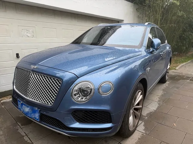 Bentley Bentayga, 2019 — фото автомобиля из Китая