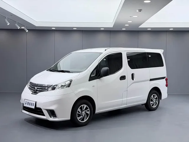 Nissan NV200, 2017 — фото автомобиля из Китая