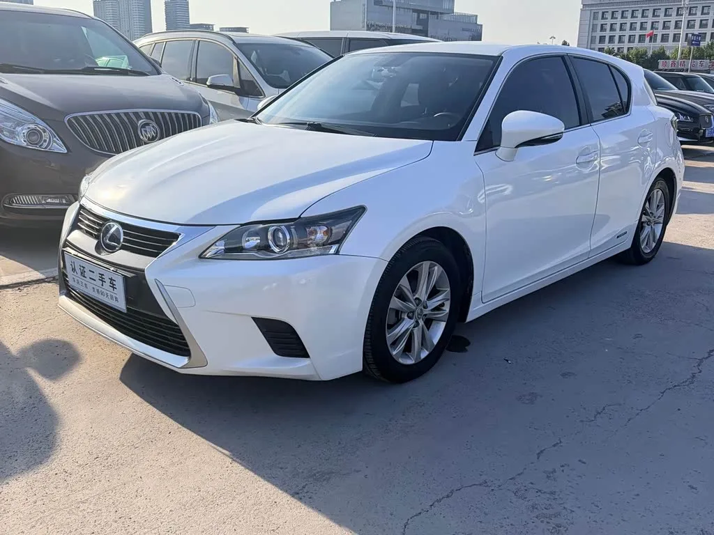Lexus CT, 2014 — фото 1 из 1