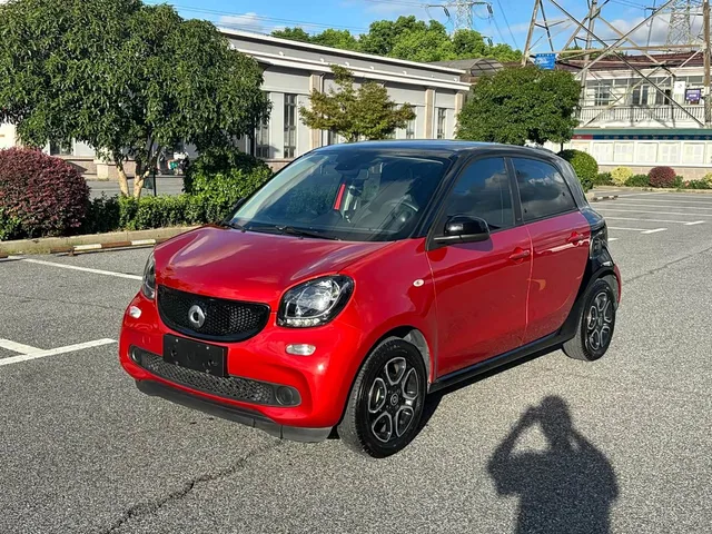 Smart forfour, 2019 — фото автомобиля из Китая