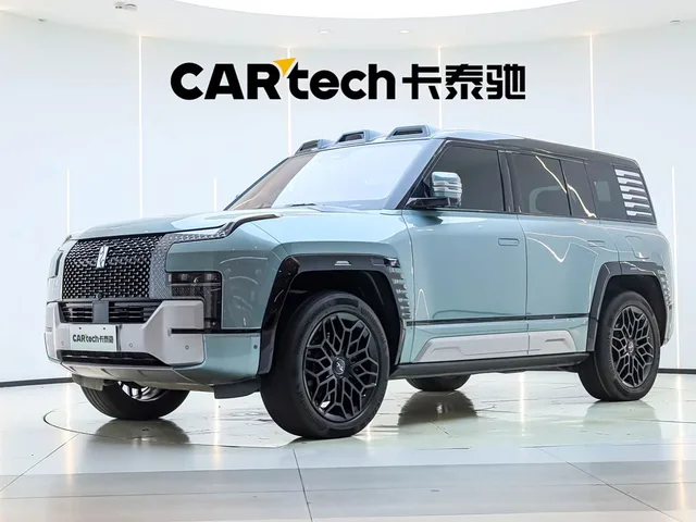 Yangwang U8, 2024 — фото автомобиля из Китая