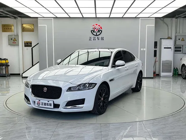 Jaguar XF, 2016 — фото автомобиля из Китая