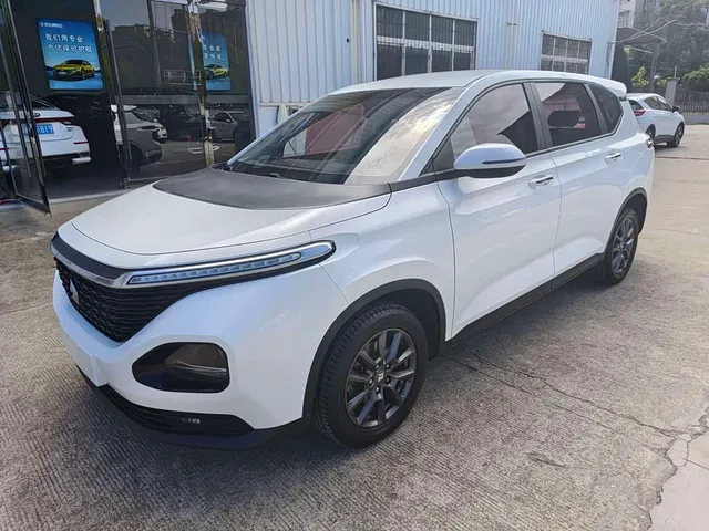 Wuling RM-5, 2020 — фото автомобиля из Китая
