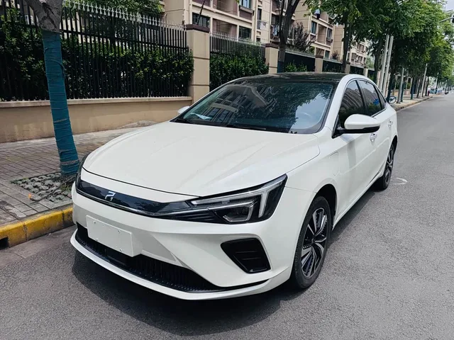 Rising Auto ER6, 2021 — фото автомобиля из Китая