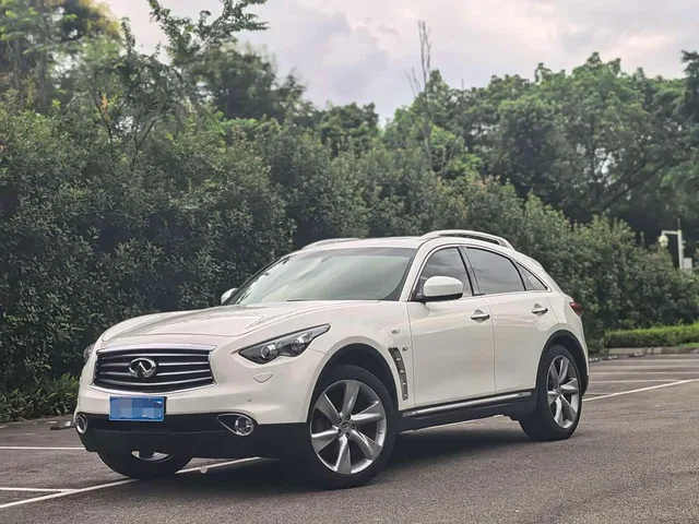Infiniti QX70, 2016 — фото автомобиля из Китая
