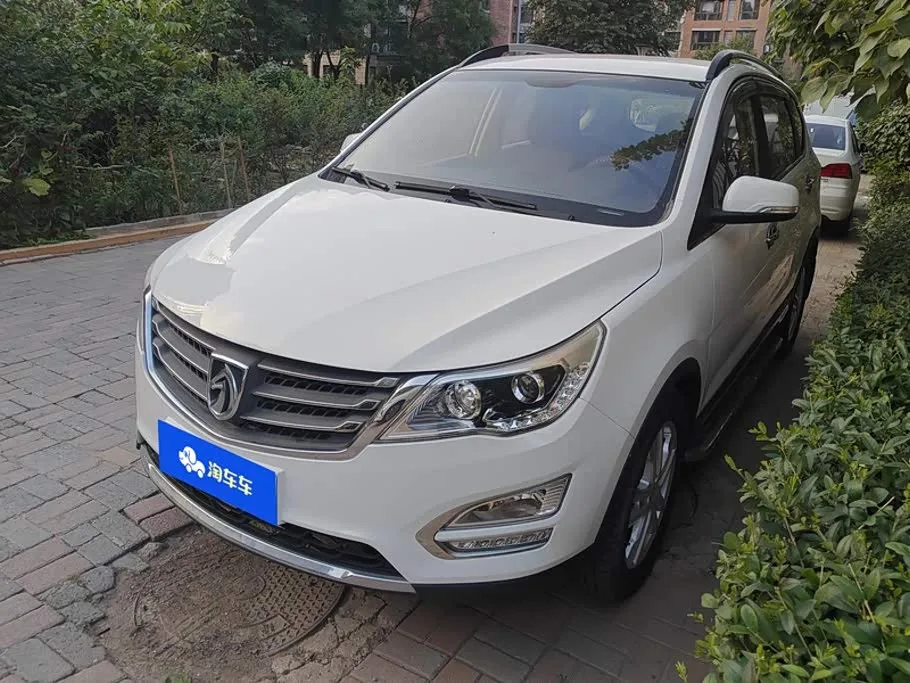 Wuling 560, 2016 — фото 1 из 1