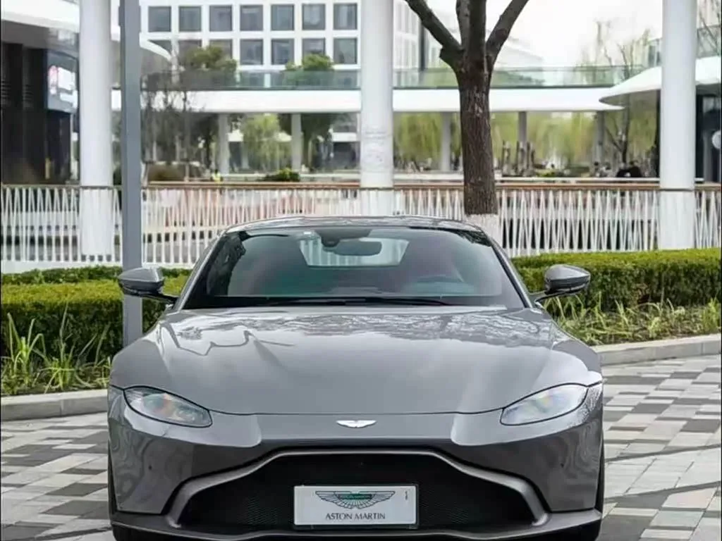 Aston Martin V8 Vantage, 2021 — фото 1 из 1