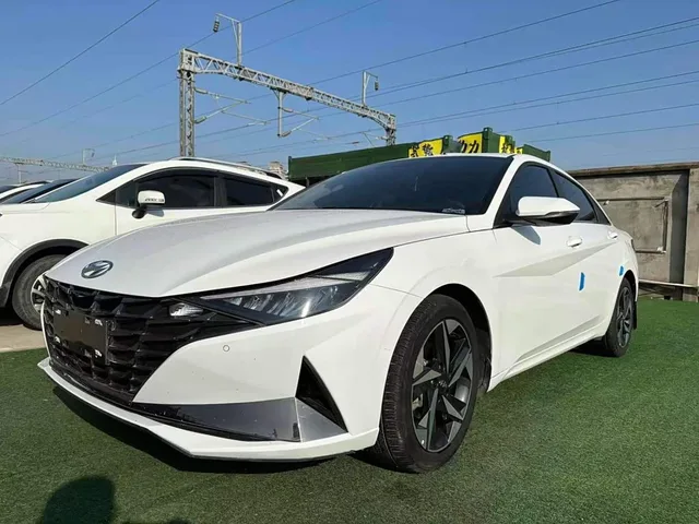 Hyundai Elantra, 2022 — фото автомобиля из Китая