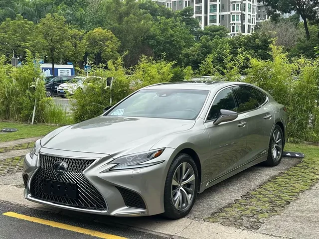 Lexus LS, 2018 — фото автомобиля из Китая