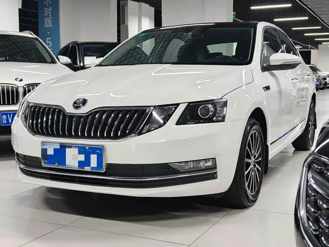 Skoda Octavia, 2018 — фото автомобиля из Китая
