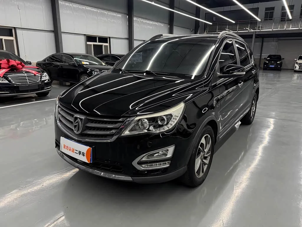 Wuling 560, 2016 — фото 1 из 1
