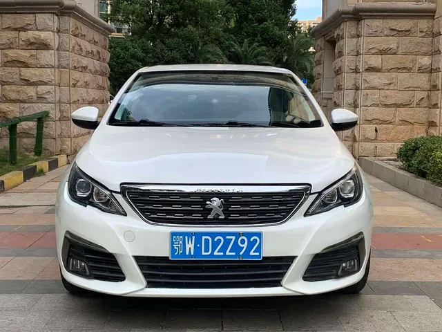 Peugeot 308, 2017 — фото автомобиля из Китая