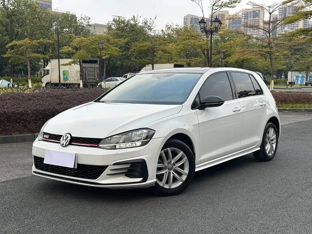 Volkswagen Golf, 2019 — фото автомобиля из Китая
