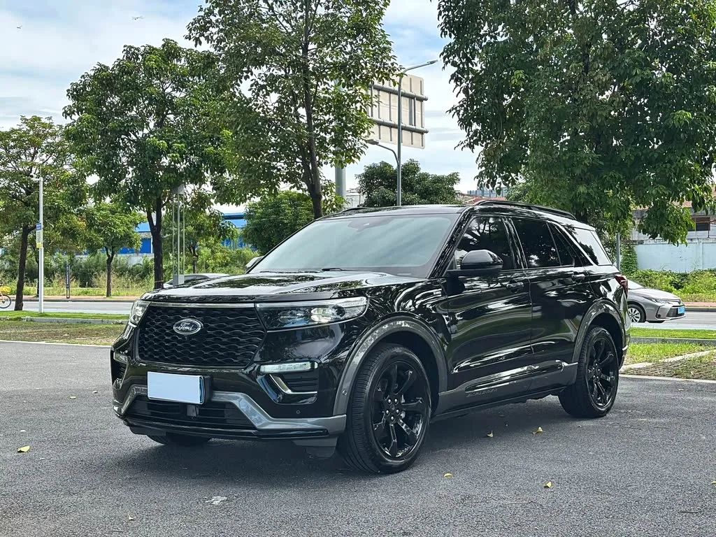Ford Explorer, 2021 — фото 1 из 1