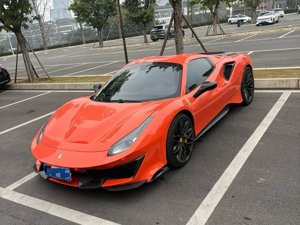 Ferrari 488, 2018 — фото 1 из 1