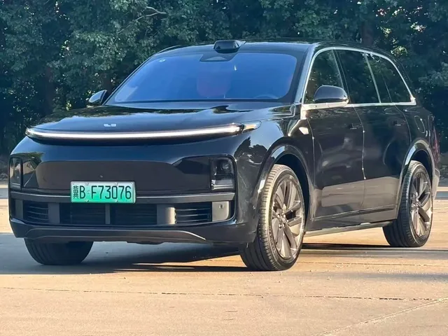 Li Auto L9, 2024 — фото автомобиля из Китая
